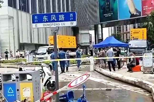 合肥飞扬企业管理体系有限公司排涝突击队在排涝现场